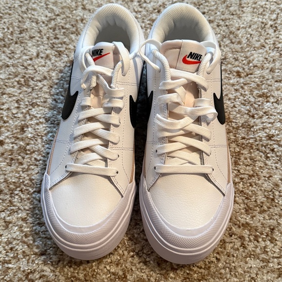Nike Classic White and Black Court Legacy Lift Shoes - Picture 1 of 6